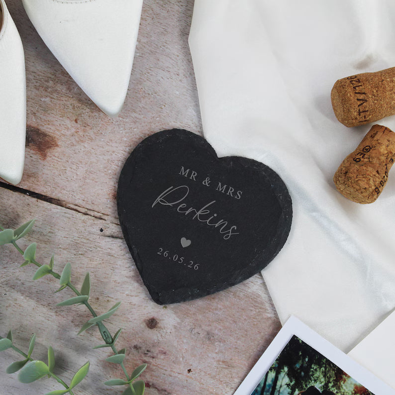 Mr & Mrs Heart Slate Coaster, Set of 2 Coasters Newlyweds Couples Wedding Day Gift, Newly Married Anniversary, Personalised Mr and Mrs Gifts