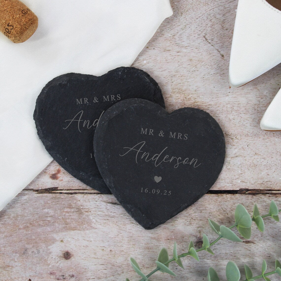 Mr & Mrs Heart Slate Coaster, Set of 2 Coasters Newlyweds Couples Wedding Day Gift, Newly Married Anniversary, Personalised Mr and Mrs Gifts